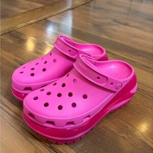 Women’s Pink Platform Crocs